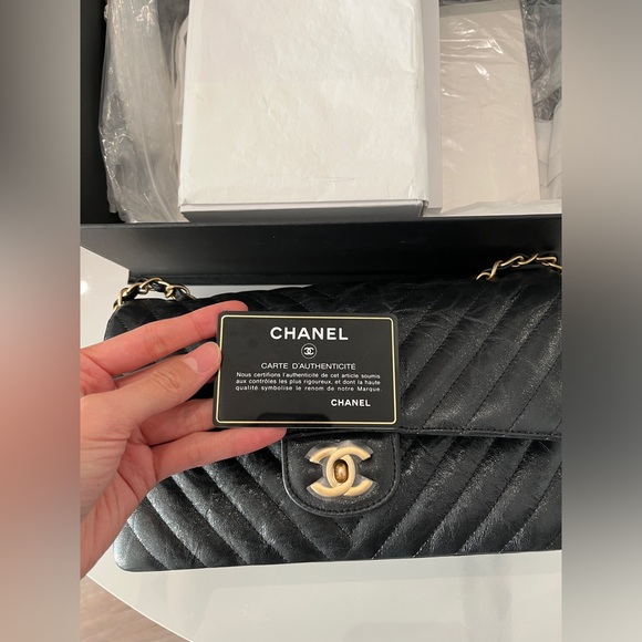 Chanel Classic Flap Black Medium - Picture 3 of 12